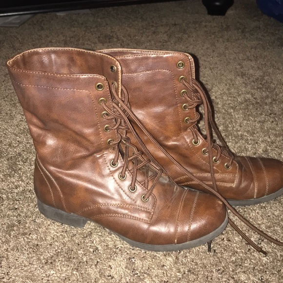 Combat boots - Picture 1 of 3
